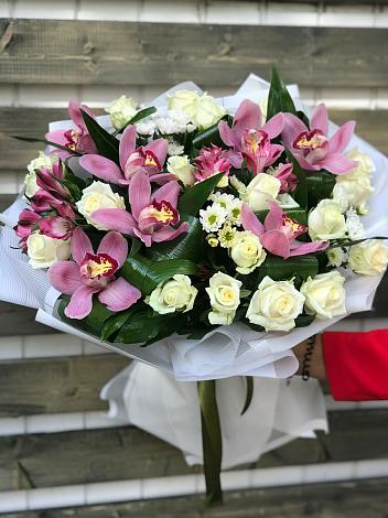 Букет цветов из: Розы и Хризантемы в Нижней Александровке