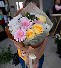 Букет цветов из:  Герберы, Розы и Хризантемы в Нижней Александровке