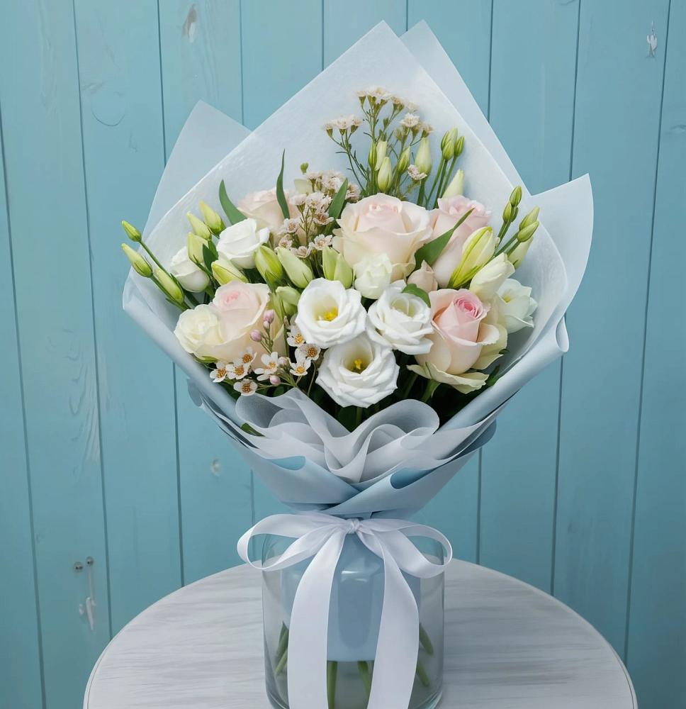 Букет цветов из: Розы и Лизиантусы в Нижней Александровке