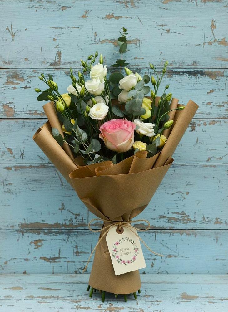 Букет цветов из: Розы и Лизиантусы в Нижней Александровке