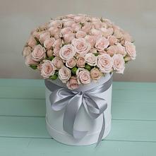 Цветочная композиция из Розы в шляпной коробке в Нижней Александровке