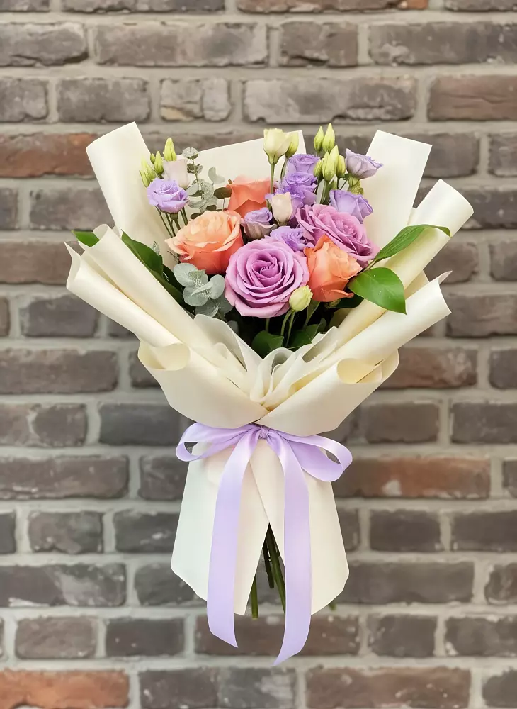 Букет цветов из: Лизиантусы и Розы в Нижней Александровке