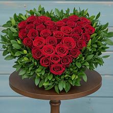 Цветочная композиция из Розы в виде сердца в Нижней Александровке