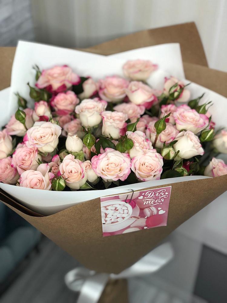 Букет цветов из: Розы в Нижней Александровке