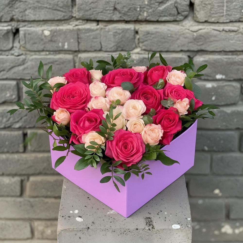 Цветочная композиция из Розы в коробке в Нижней Александровке