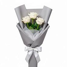 Букет 3 белые розы в Нижней Александровке