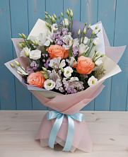 Букет цветов из:  Лизиантусы, Розы, Альстромерии и Гипсофила в Нижней Александровке