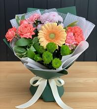 Букет цветов из:  Гвоздики, Розы, Герберы и Хризантемы в Нижней Александровке