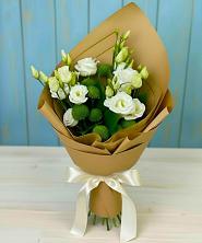 Букет цветов из:  Хризантемы и Лизиантусы в Нижней Александровке