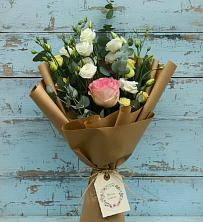 Букет цветов из:  Розы и Лизиантусы в Нижней Александровке