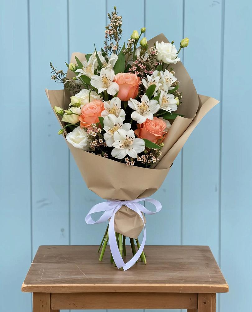 Букет цветов из: Альстромерии, Лизиантусы, Розы и Хризантемы в Нижней Александровке